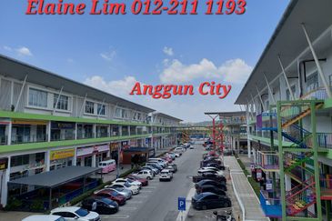 Rawang Taman Sari Freehold New 3 Sty Garden Luxury Corner House For Sale. Surround by Green. 1.5Km from Rawang Toll. Near AEON, International School.