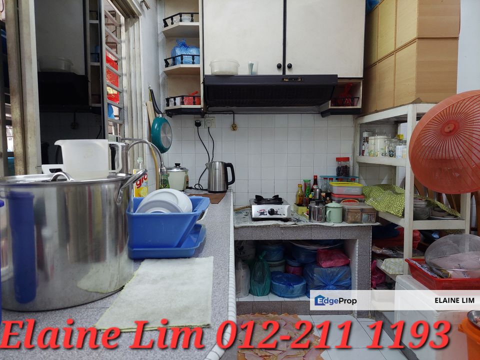 Ampang Jaya / Pandan Perdana 2 Storey House For Sale. 5 Rooms, 3 Bathrooms. Matured Township & Accessibility Convenient, near Stadium MPAJ., Selangor, Ampang