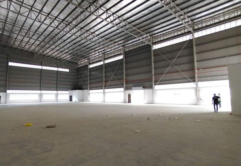 Puncak Alam Semi-Detached Factory For Sale. Strategic Location, Great ROI, 6.5  km to ECRL, Skilled Workforce & Talents Available. 