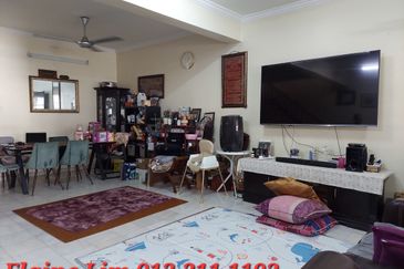 Kepong Bandar Sri Damansara 2 Storey End Lot House For Sale. Freehold Renovated, matured township near amenities, Schools, Banks. 