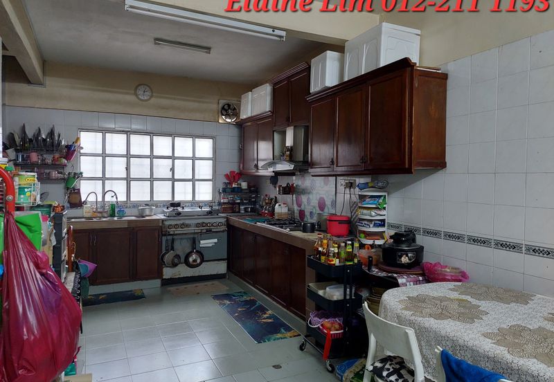 Kepong Bandar Sri Damansara 2 Storey End Lot House For Sale. Freehold Renovated, matured township near amenities, Schools, Banks. 