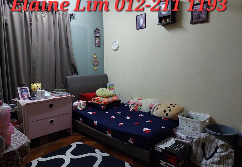 Kepong Bandar Sri Damansara 2 Storey End Lot House For Sale. Freehold Renovated, matured township near amenities, Schools, Banks. 