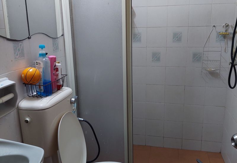 Kepong Bandar Sri Damansara 2 Storey End Lot House For Sale. Freehold Renovated, matured township near amenities, Schools, Banks. 