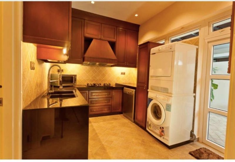 Golf west double storey bungalow corner lot fully renovated and fully furniture at horizon hill