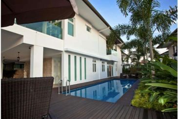 Golf west double storey bungalow corner lot fully renovated and fully furniture at horizon hill