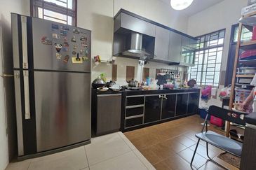 Jalan Nusa Bestari 2