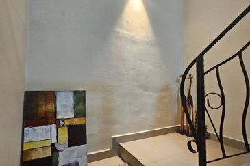 Jalan Nusa Bestari 2