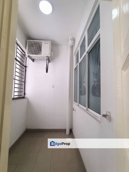 Freehold full loan 3 room service apartment at nusa height gelang patah , Johor, Gelang Patah