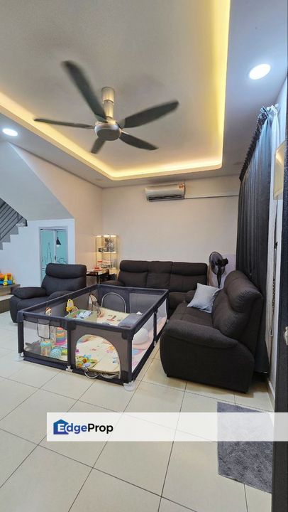 Freehold 2.5 storey landed renovated at taman scientex senai, Johor, Senai