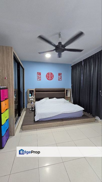 Freehold 2.5 storey landed renovated at taman scientex senai, Johor, Senai