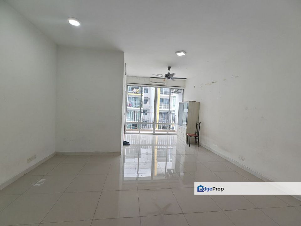 Freehold full loan greenfield service apartment studio unit in tampoi skudai, Johor, Tampoi