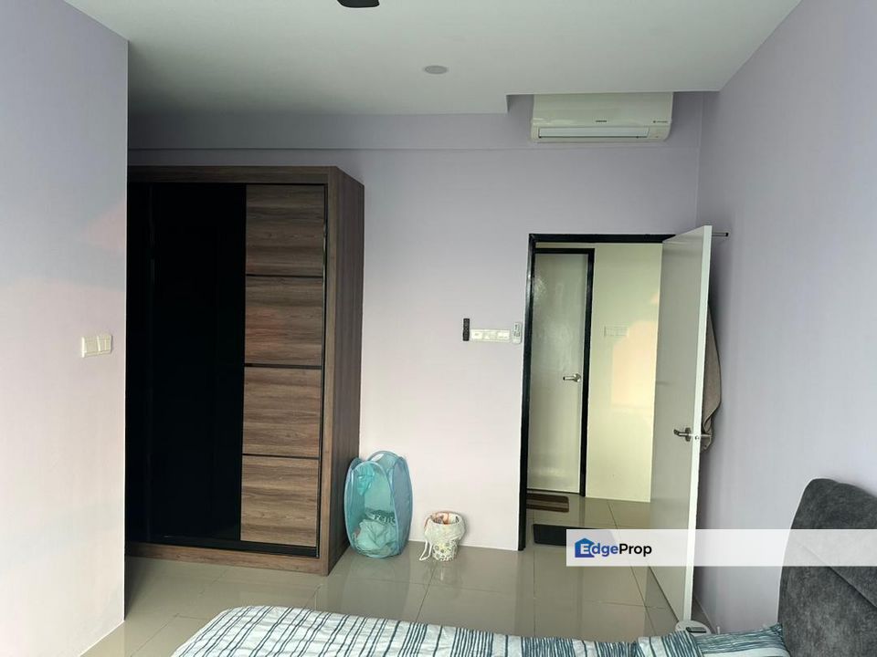 Freehold 2 room service apartment at 8scape residence taman sutera perling skudai, Johor, Johor Bahru