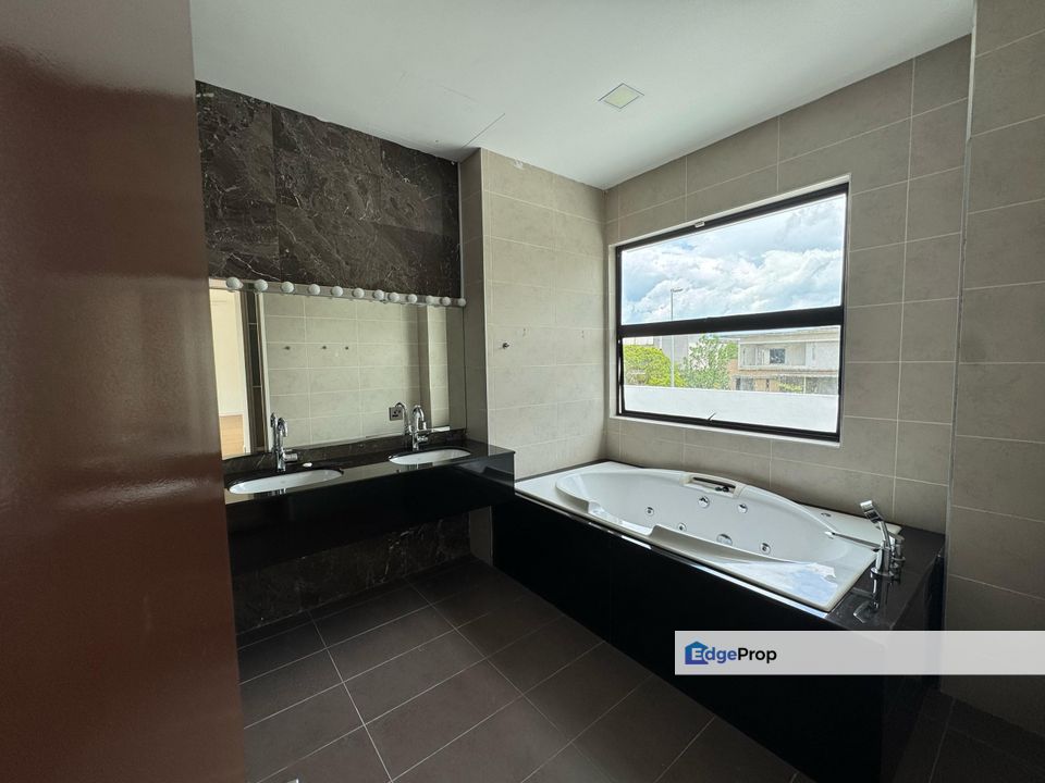 Partial furniture double storey pool villa bungalow for rent in melody park east ledang, Johor, Nusajaya