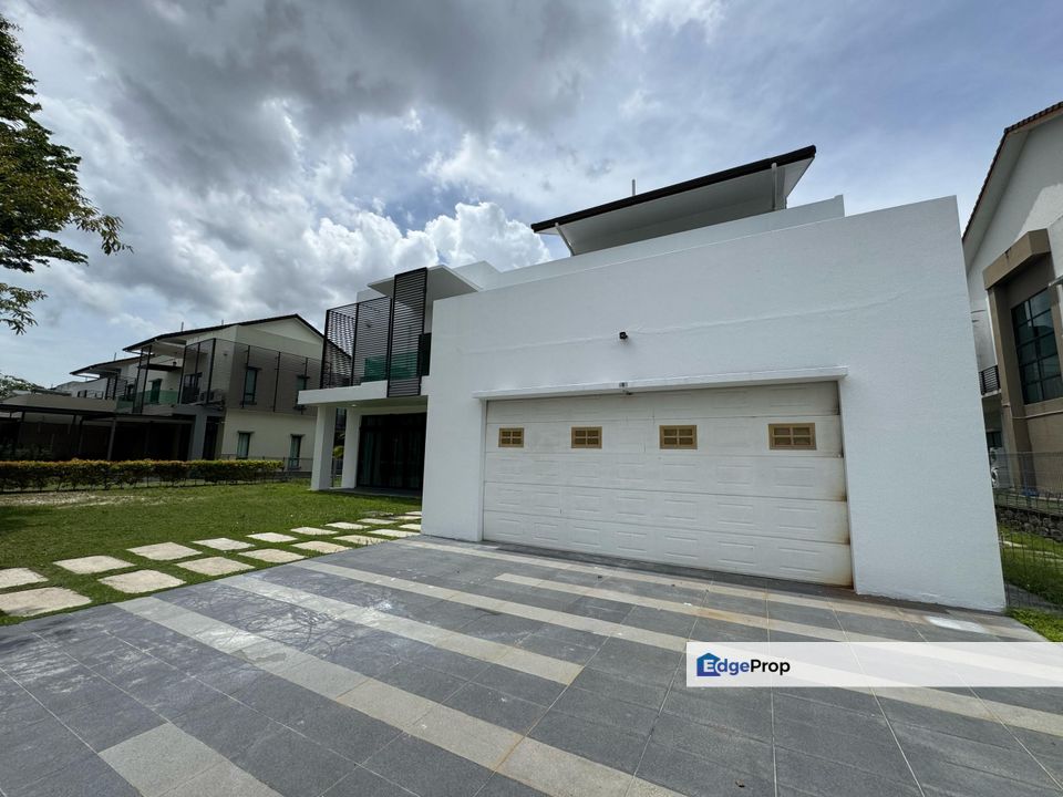 Partial furniture double storey pool villa bungalow for rent in melody park east ledang, Johor, Nusajaya