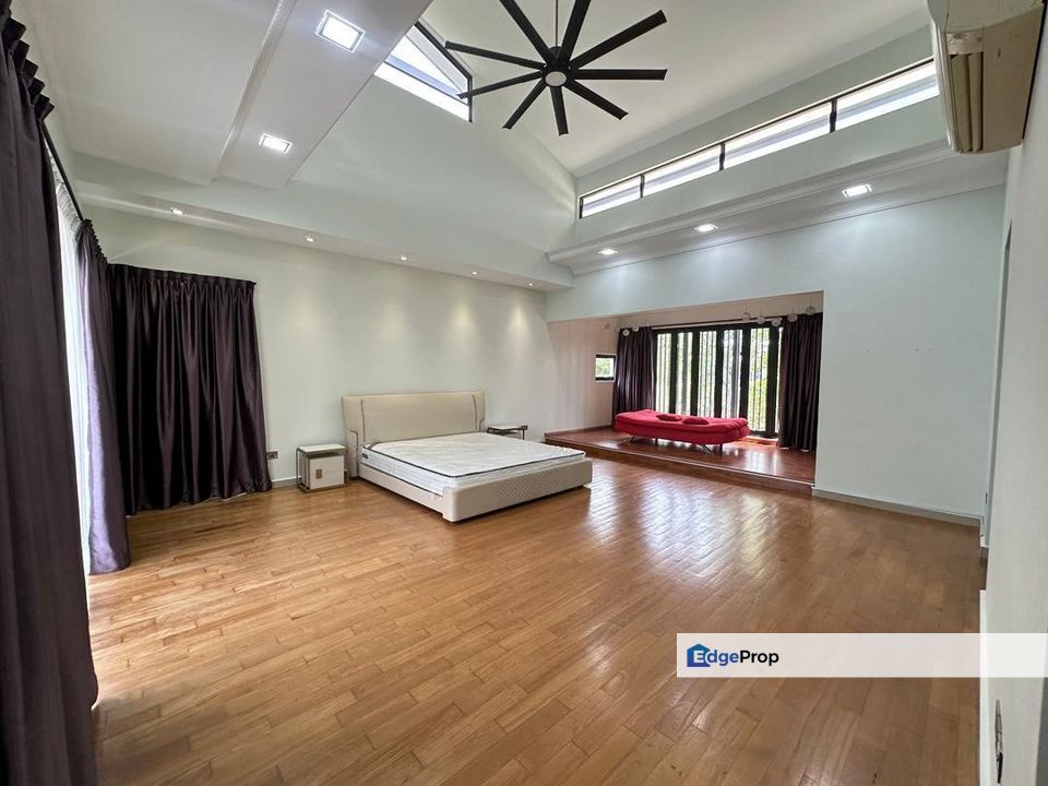 Fully furniture big double storey bungalow at east ledang iskandar puteri with swimming pool, Johor, Nusajaya