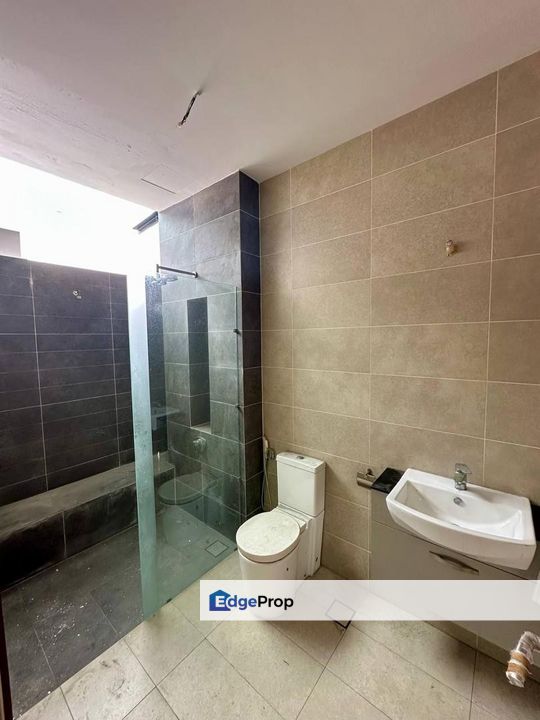 Freehold double storey bungalow at nusa duta guarded at iskandar puteri, Johor, Johor Bahru