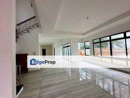 Freehold double storey bungalow at nusa duta guarded at iskandar puteri, Johor, Johor Bahru