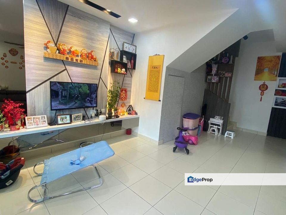 Freehold double storey landed house renovsated at taman scientex jaya senai, Johor, Senai