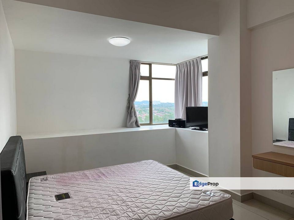 Freehold full loan 3 room service apartment fully furniture at d'inspire nusa bestari skudai, Johor, Skudai