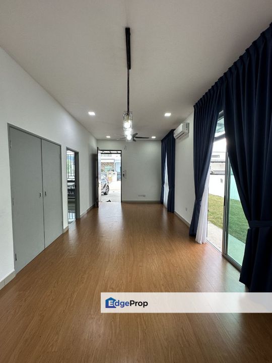 Freehold single storey cluster house renovated and guarded at amberhills kangkar pulai skudai, Johor, Kangkar Pulai