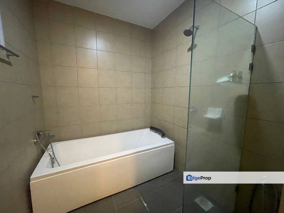 Freehold full loan service apartment at greenfield regency tampoi skudai with fully furniture, Johor, Tampoi