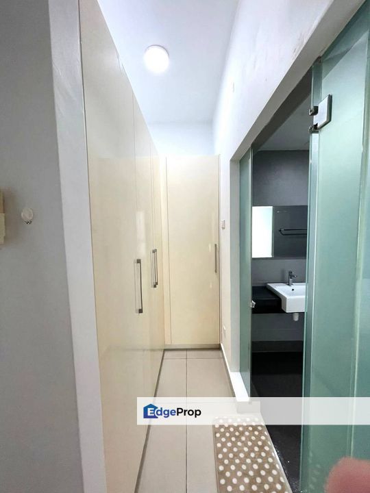 Freehold full loan 2 room service apartment at tropez residence johor bahru, Johor, Johor Bahru