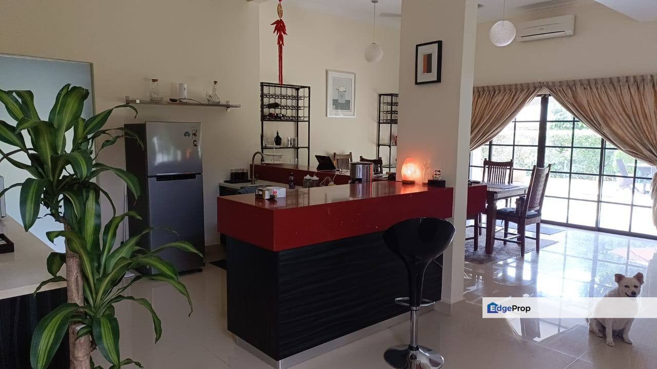 Freehold double storey bungalow with big land guarded at bandar putra kulai, Johor, Kulai