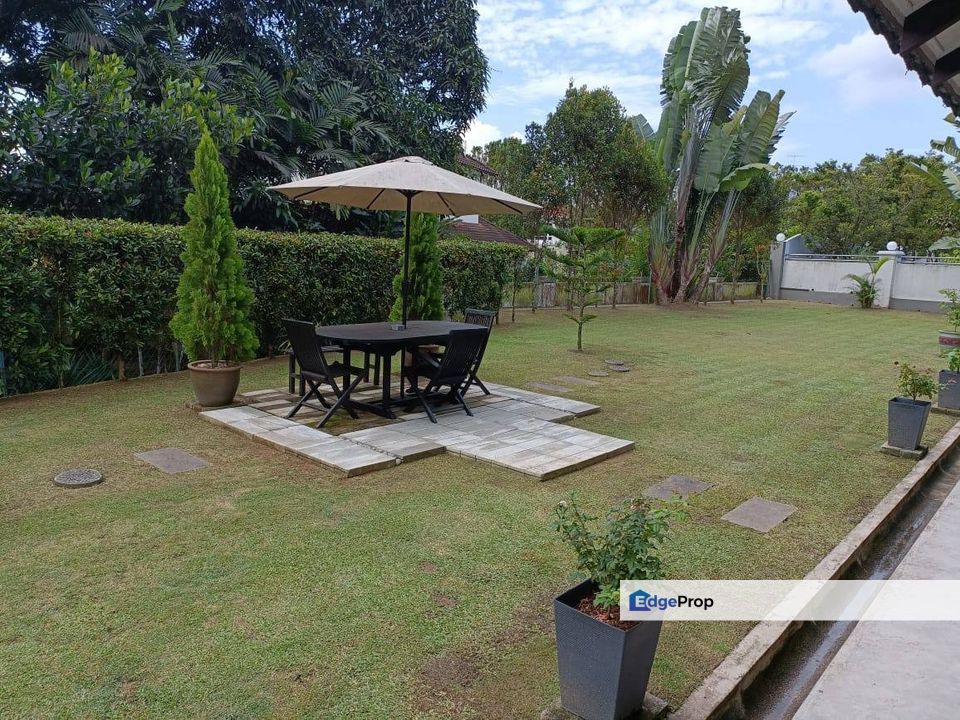 Freehold double storey bungalow with big land guarded at bandar putra kulai, Johor, Kulai