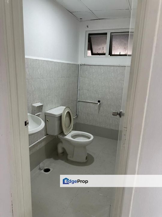 Full loan 3 room apartment at dwi mahkota at tampoi skudai, Johor, Johor Bahru