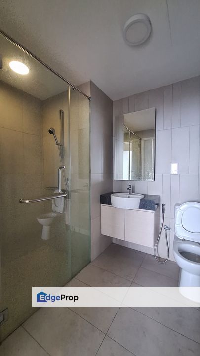 Full loan 2 room service apartment for sales in afiniti residence medini , Johor, 