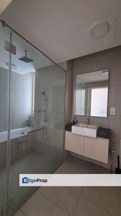 Full loan 2 room service apartment for sales in afiniti residence medini , Johor, 