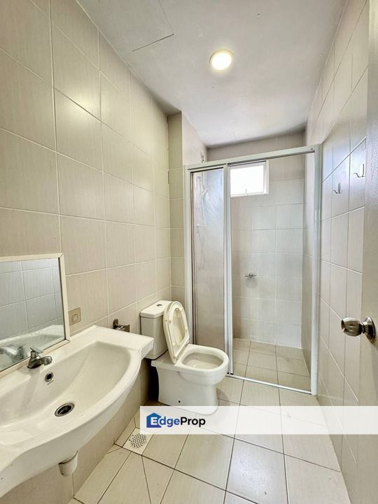 Freehold full loan 3 room service apartment at meridin bayvue sierra perdana masai, Johor, Masai