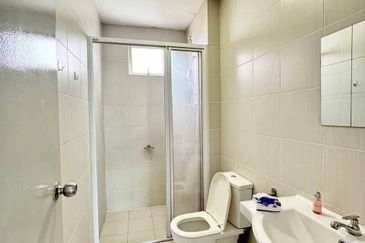 Meridin Bayvue Apartment