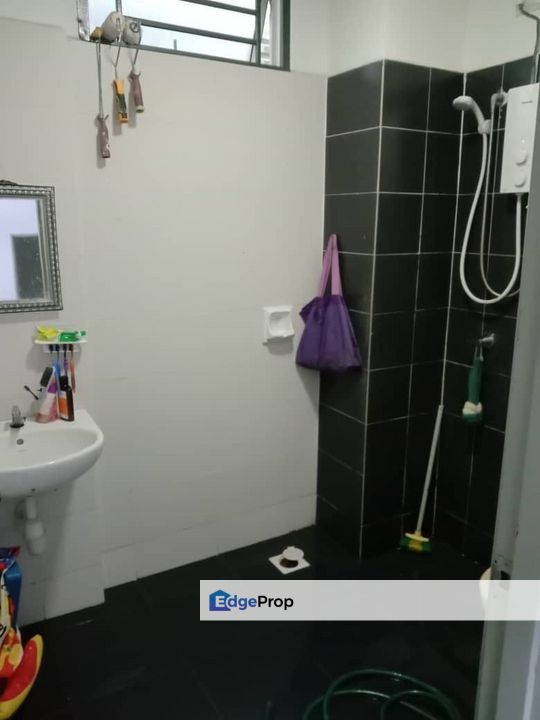 Full loan 3 room apartment partial furniture at twin residence tampoi skudai, Johor, Tampoi