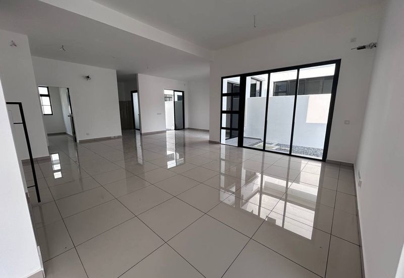 Tate Dalton @ Eco Botanic 2