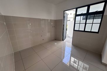 Tate Dalton @ Eco Botanic 2