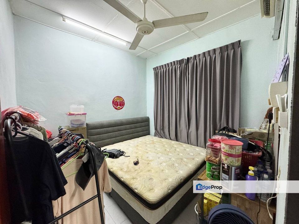 Freehold full loan singe storey landed house renovated at taman universiti skudai, Johor, Skudai