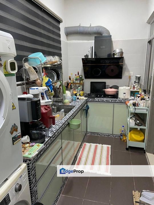 Freehold double storey landed end lot renovated at bandar putra kulai , Johor, Kulai