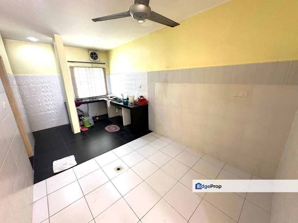 Freehold double storey landed house renovated at taman nusa bayu gelang patah, Johor, Nusajaya