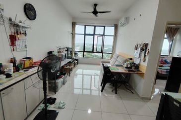 D'Summit Residences @ Kempas Utama