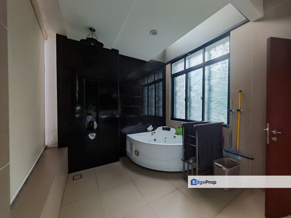 Freehold unblock view double storey semi D renovated at nusa duta iskandar puteri, Johor, Johor Bahru