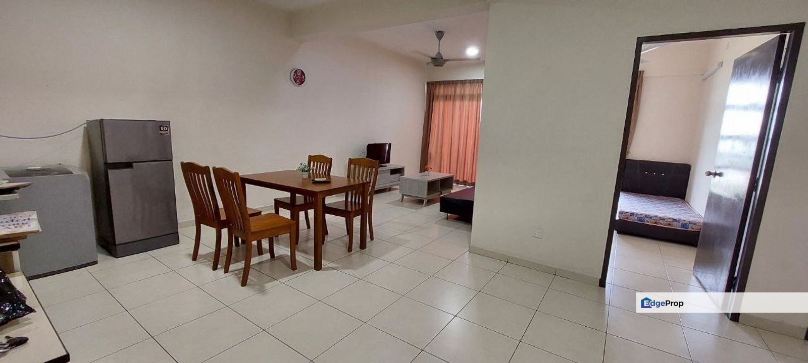 Full loan 2 room service apartment at the garden residence mutiara mas skudai, Johor, Skudai