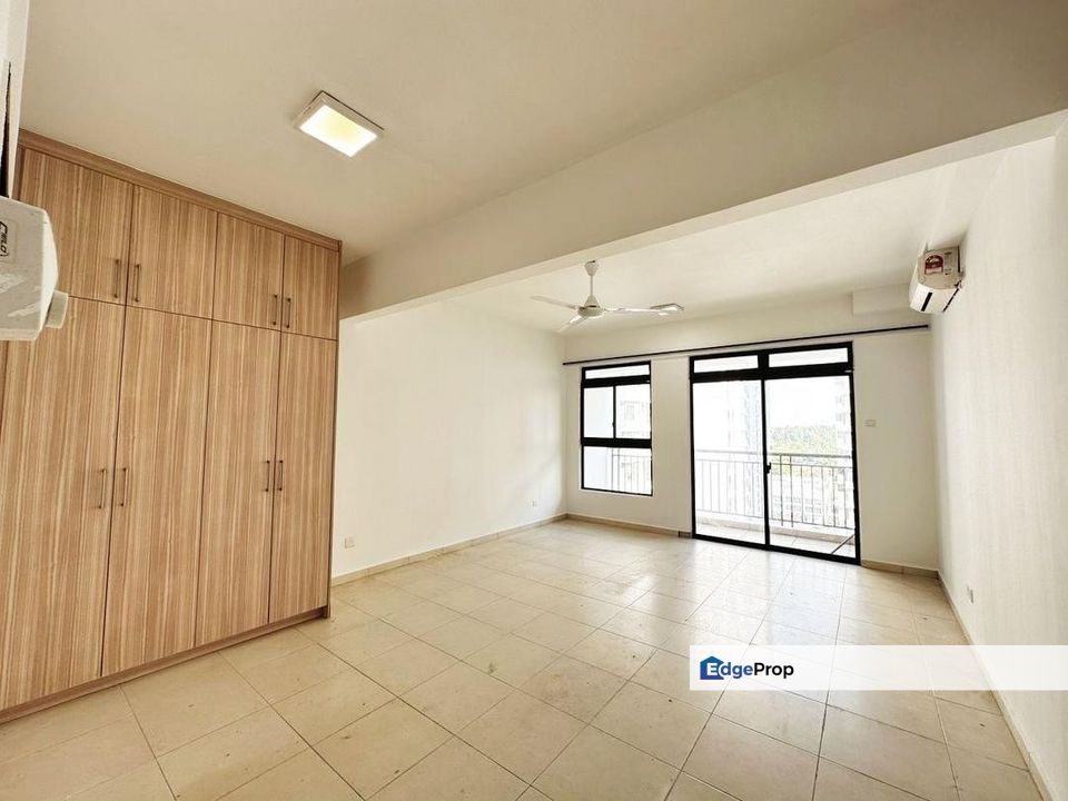 Full loan 3 room service apartment at the garden residence mutiara mas skudai, Johor, Skudai