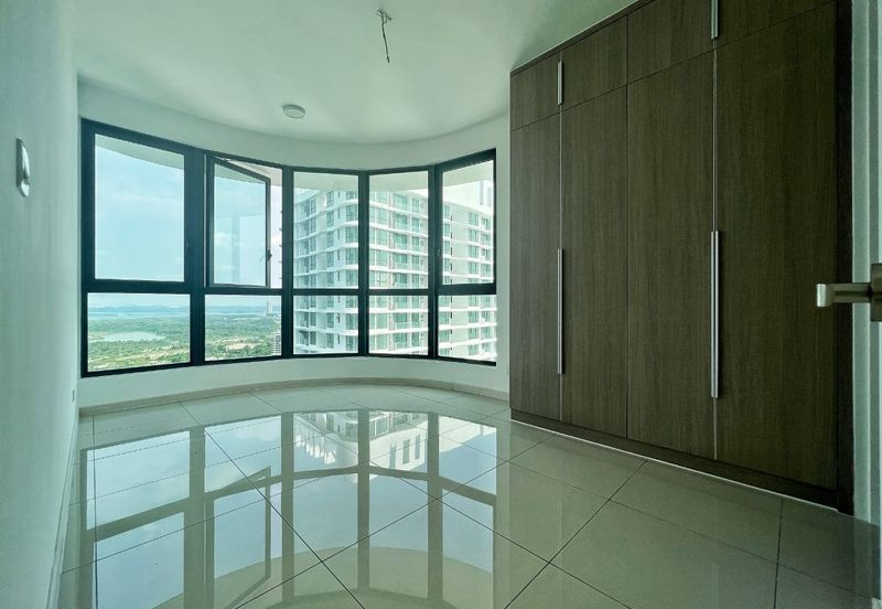 The M @ Medini Macrolink