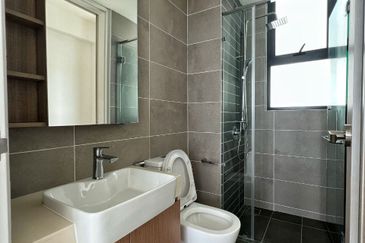 The M @ Medini Macrolink