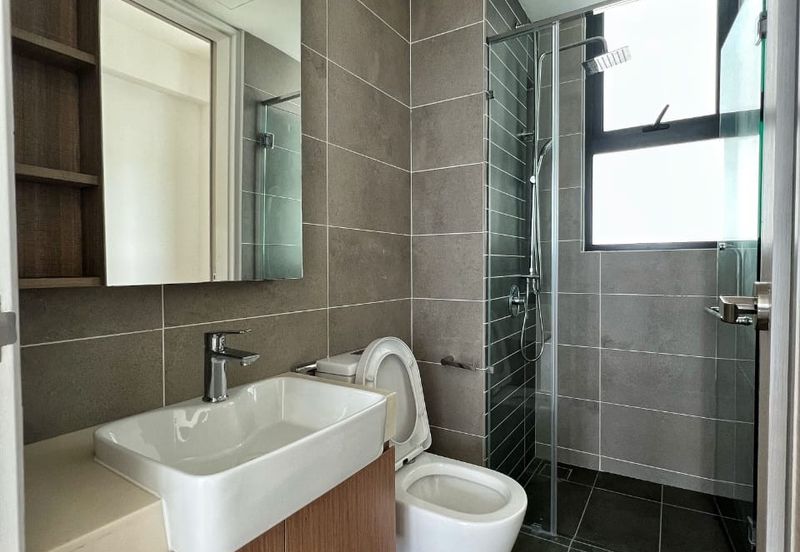 The M @ Medini Macrolink