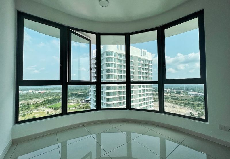 The M @ Medini Macrolink