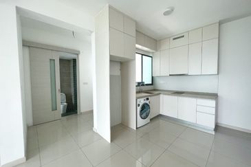 The M @ Medini Macrolink