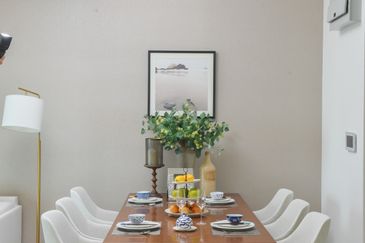 The M @ Medini Macrolink