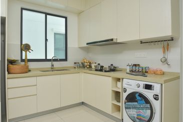 The M @ Medini Macrolink